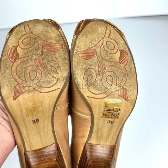 Everybody by EZ Moda Leather Tan with Lavender Accents Pumps Heels 38 US 7,5 - Picture 14 of 16